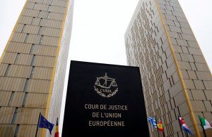 Суд ЕС запретил трансфер персональных данных в США