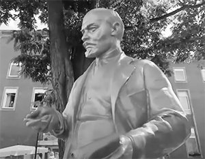 Поляки потребовали снести памятник Ленину в Германии