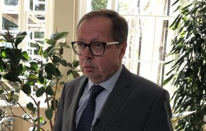 "Если в Британии не хотят работать с нами, тогда и мы не будем стремиться к этой работе"    (Посол РФ: Великобритания преувеличивает свою роль во внешней политике России )