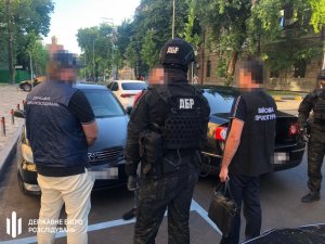 Украина. Сотрудника центрального аппарата СБУ задержали за сутенерство