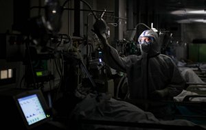 [22.07/COVID-19] В России проведено >26 млн. тестов (+296 тыс. в сутки), выявлено 795 038 заболевших (+5 848 (0,741%)), выздоровело 580 330 человек (+8 277), 12 892 скончалось (+147)