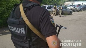 В Полтаве мужчина с гранатой взял в заложники полковника полиции