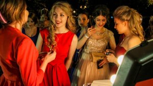 В московском Парке Горького состоится восьмичасовой концерт для выпускников школ -девушек и юношей 17 и 18 лет !