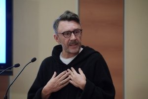 СМИ: Шнуров прилетит в Хабаровск поддержать Михаила Дегтярёва