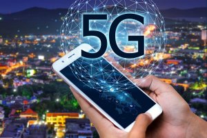 МТС первой в России получила лицензию на создание сети 5G  (Первыми пользователями создаваемой МТС сети 5G, как ожидается, станут крупные предприятия и бизнес )