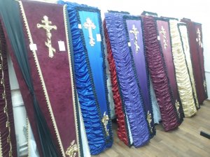 Похоронные агенты судятся с властями Петербурга за право работать с умершими от коронавируса