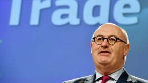 El País: еврокомиссар по торговле заявил о готовности ЕС наложить санкции на США