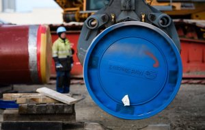 Компания Nord Stream 2 AG может начать прокладку труб сразу после истечения 3 августа. Перед началом работ необходимо представить новое расписание прокладки труб