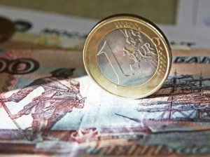Из-за падения рубля эксперты посоветовали покупать определенные вещи. После «черного августа» будет хуже