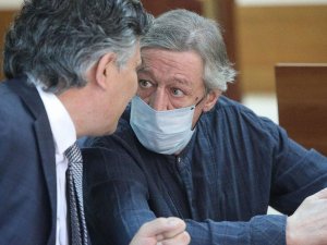 Адвокат Пашаев: Ефремову платили деньги за критику Путина