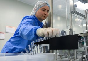 Россия получила запрос на 1 млрд доз вакцины от коронавируса от 20 стран