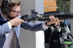 Выстрелил и выложил в Сеть (Умное охотничье ружье, способное синхронизироваться с мобильным телефоном или планшетом, разработали в России)