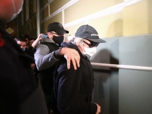 Отказ Ефремова от адвокатов спровоцировал "свидетельский трюк"  . Суд перехитрил защиту артиста .