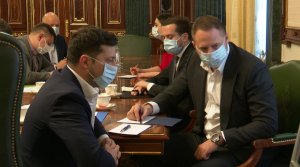 Спецслужбы Зеленского в поиске «дежурной задницы»