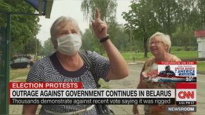 «Сгинь, сатана»: белорусские бабушки отказали корреспонденту CNN в гостеприимстве