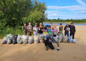 Активисты ОНФ в Коми в День Государственного флага провели экосубботники в Сыктывкаре