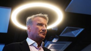 Греф кормит зарубежных акционеров: Сбербанк спасёт только его отставка .