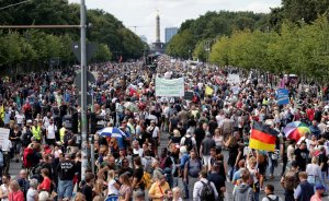 Протестующие в Берлине скандировали "Путин!"