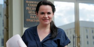 "...если  вдруг позвонит Владимир Путин, она найдет слова для того, чтобы пообщаться с ним...."  (Тихановская: я найду слова, чтобы пообщаться с Путиным)