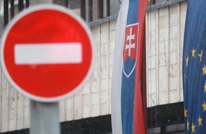 Россия высылает трех словацких дипломатов