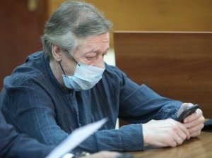 Суд по Ефремову вышел на финиш: просят 8 лет тюрьмы  (Свидетели в пользу актера оказались призраками: не нашлись ни на одном видео)
