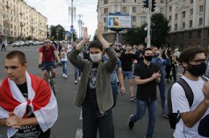 Пшеки пытаются провернуть кровавый майдан в Белоруссии руками украинских марионеток
