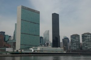 В настоящий момент в зоне боевых действий на территории Ливии не находится ни одного российского военнослужащего - В.А. Небензя