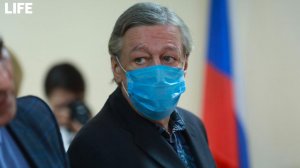 Михаила Ефремова приговорили к 8 годам колонии. Актёр взят под стражу в зале суда.