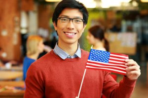 США отзовут визы более чем у тысячи китайских студентов и аспирантов