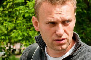 Конфликт Навального с Ашурковым мог стать причиной «отравления» блогера