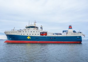Подписан приёмный акт о передаче головного траулера-процессора «Баренцево море»