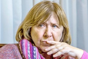 В ответ истерящей Алексиевич из России не только ахеджакнуло, но и жёстко прилетело