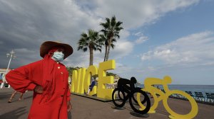 Во Франции зафиксировали рекордное число COVID-19 за сутки