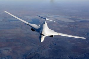 Российские Ту-160 поставили новый мировой рекорд по длительности полёта    (Пролетая над водами двух океанов и пяти морей, самолёты трижды заправились в воздухе)