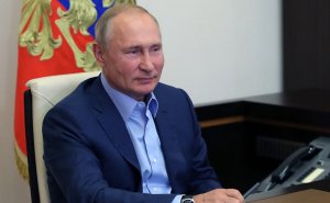 Путин наградил Медведева на юбилей орденом
