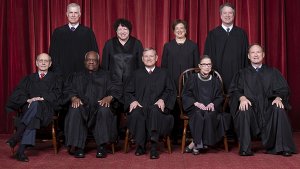 «Схватка над гробом». Смерть судьи грозит похоронить политическую систему США