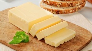 Вредные фальсификаты под видом сливочного масла продавали в Петербурге