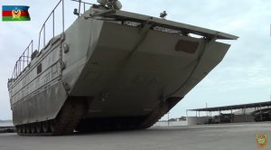 Лучший в мире плавающий транспортер ПТС-4 замечен на учениях в Азербайджане