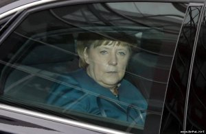 Spiegel: Меркель тайно посетила Навального до его выписки из Charite