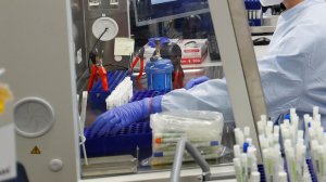 Канцлер Германии Ангела Меркель заявила об угрозе резкого роста числа случаев COVID-19 в ФРГ: если ничего не изменится, то число новых случаев может увеличиться до более чем 19 тыс. в день