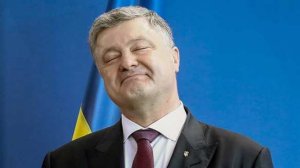 Порошенко закатил банкет с салютом в день траура по погибшим в крушении Ан-26 (ВИДЕО)