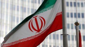 А кого поддерживает Иран: Армению или Азербайджан?