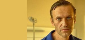 «И ложусь на пол, чтобы умереть». Первое интервью Навального после комы