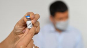 Россия будет производить одну из вакцин от COVID-19 совместно с AstraZeneca