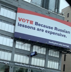 Владимир Познер: «Это опасная история в том смысле, что это играет на антирусские настроения»  (Познер отреагировал на провокационный плакат против русских в Нью-Йорке)