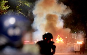 Президент Киргизии заявил о попытке захвата власти в стране. Протестующие в столице Киргизии назначили нового мэра Бишкека. Оппозиция Киргизии намерена отстранить от должности президента страны