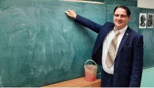 Архангельского и.о. министра образования задержали за разврат и порно