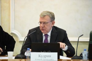 Глава Счетной палаты РФ Алексей Кудрин считает, что резкий рост акциза на сигареты увеличит риск ввоза в РФ контрафакта