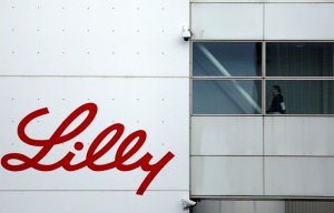 В США приостановили испытание COVID-препарата от компании Eli Lilly