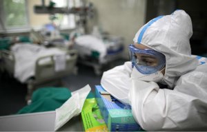 Минздрав заявил, что в России загружено 90% COVID-коек